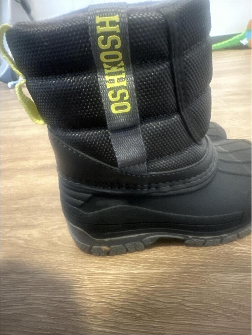 Snow boots for kids